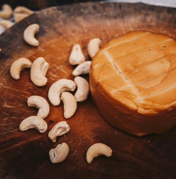 Queso vegano ahumado de anacardos queso vegano ahumado de anacardos